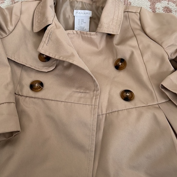 Cutest Tahari trench coat - Picture 3 of 5